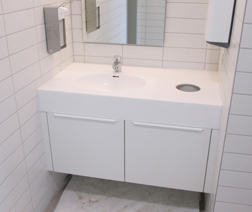 Waschtischanlage aus Mineralwerkstoff